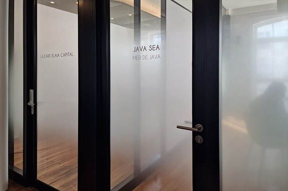 vitrophanie de bureaux sur-mesure réalisé en Ile de France